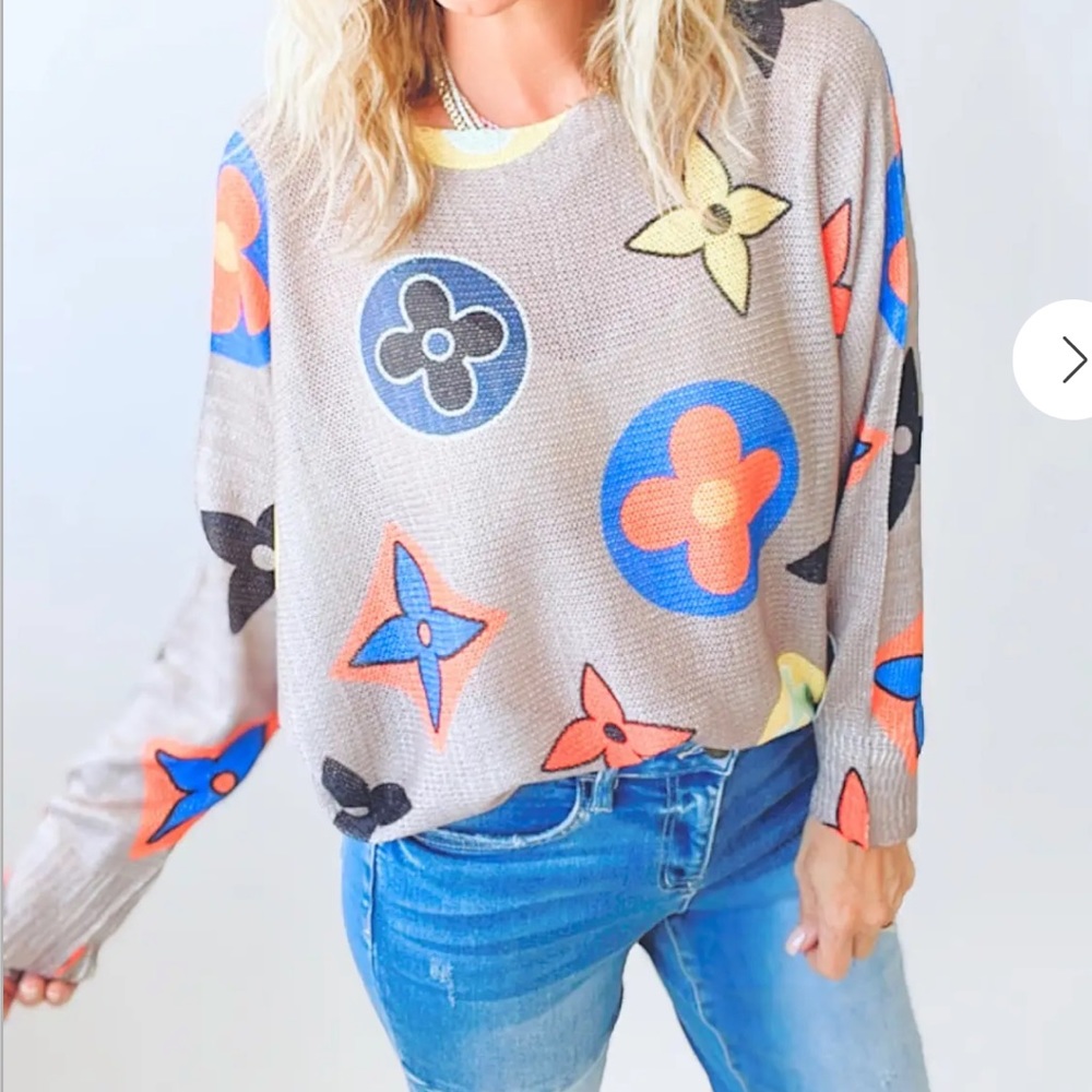 LoVe Clover Knit Sweater NWT